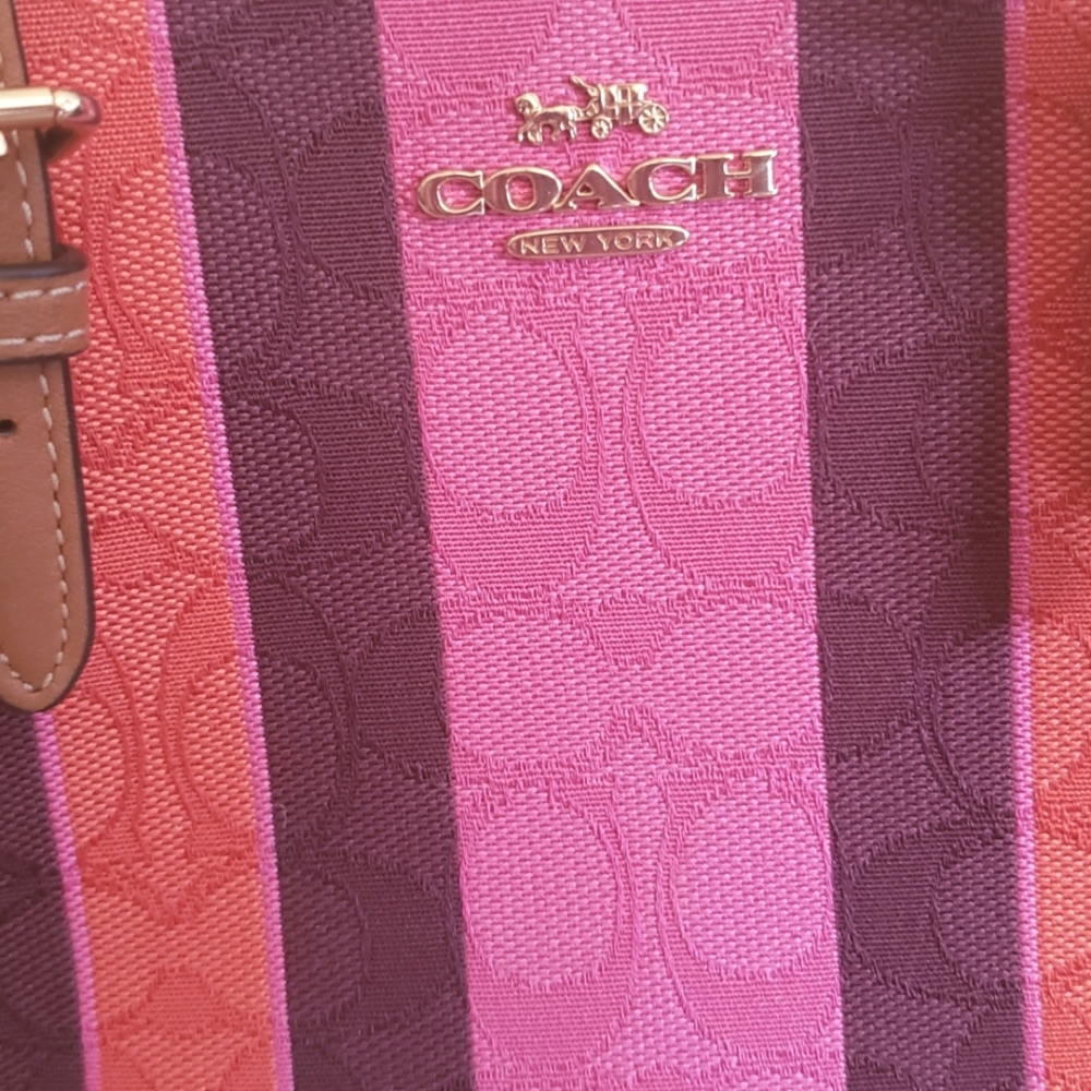 Real Coach handbag. Beautiful bag!!